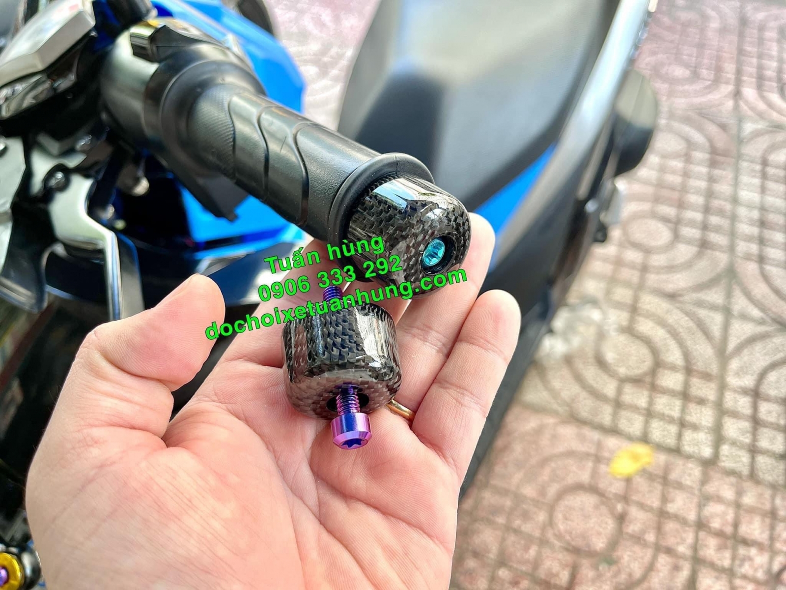 Gù Tay Lái Carbon Fiber Xịn Gắn Xe Máy - gù carbon xe máy - đồ chơi xe máy