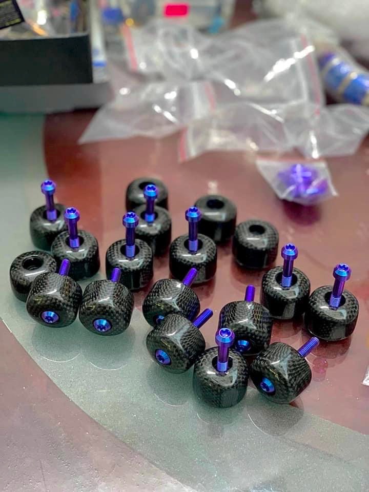 Gù Tay Lái Carbon Fiber Xịn Gắn Xe Máy - gù carbon xe máy - đồ chơi xe máy